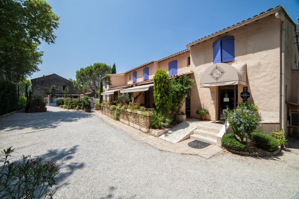 Hotel Mistral Mas-Blanc-des-Alpilles Exterior photo