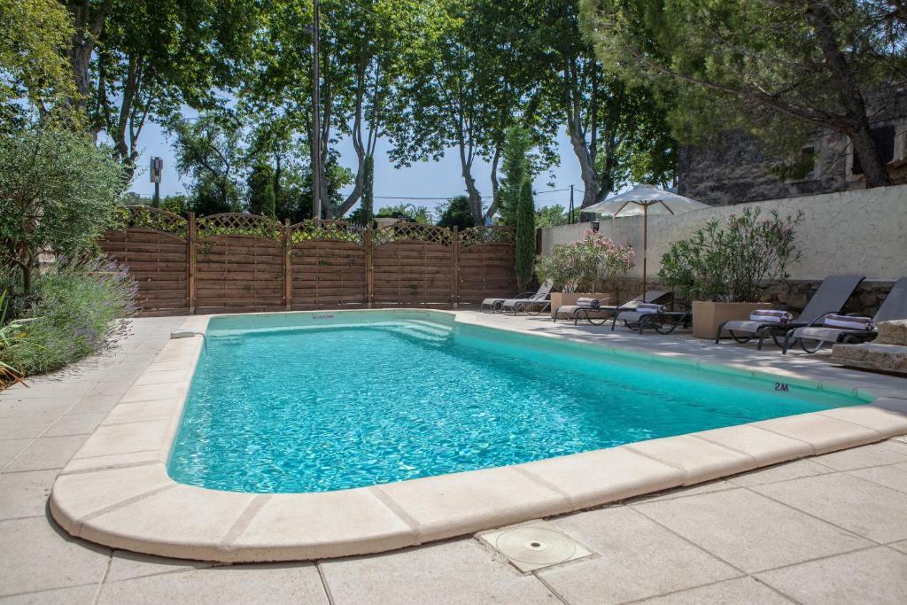 Hotel Mistral Mas-Blanc-des-Alpilles Exterior photo