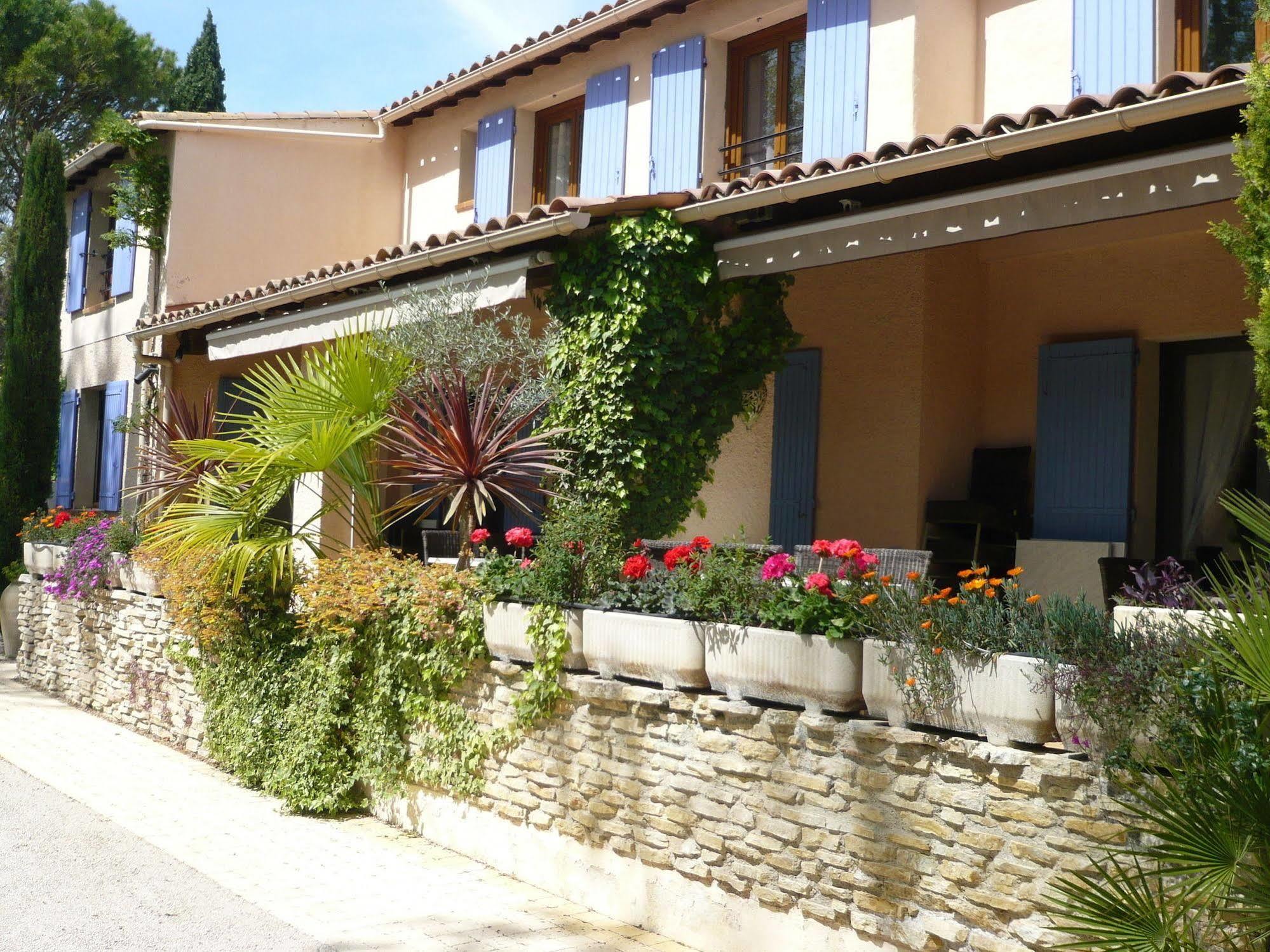 Hotel Mistral Mas-Blanc-des-Alpilles Exterior photo